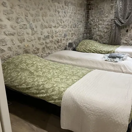 아파트 Rez De Chaussee Avec Cour Privee