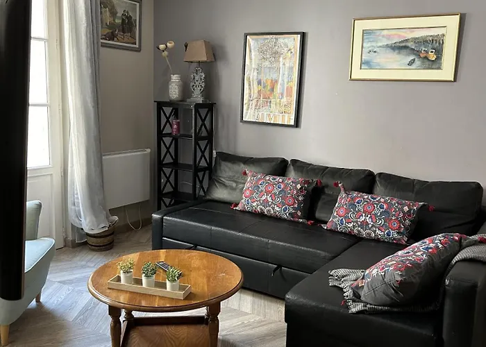 Rez De Chaussée Avec Cour Privée Appartement