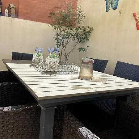 Rez De Chaussee Avec Cour Privee トルヴィル＝シュル＝メール